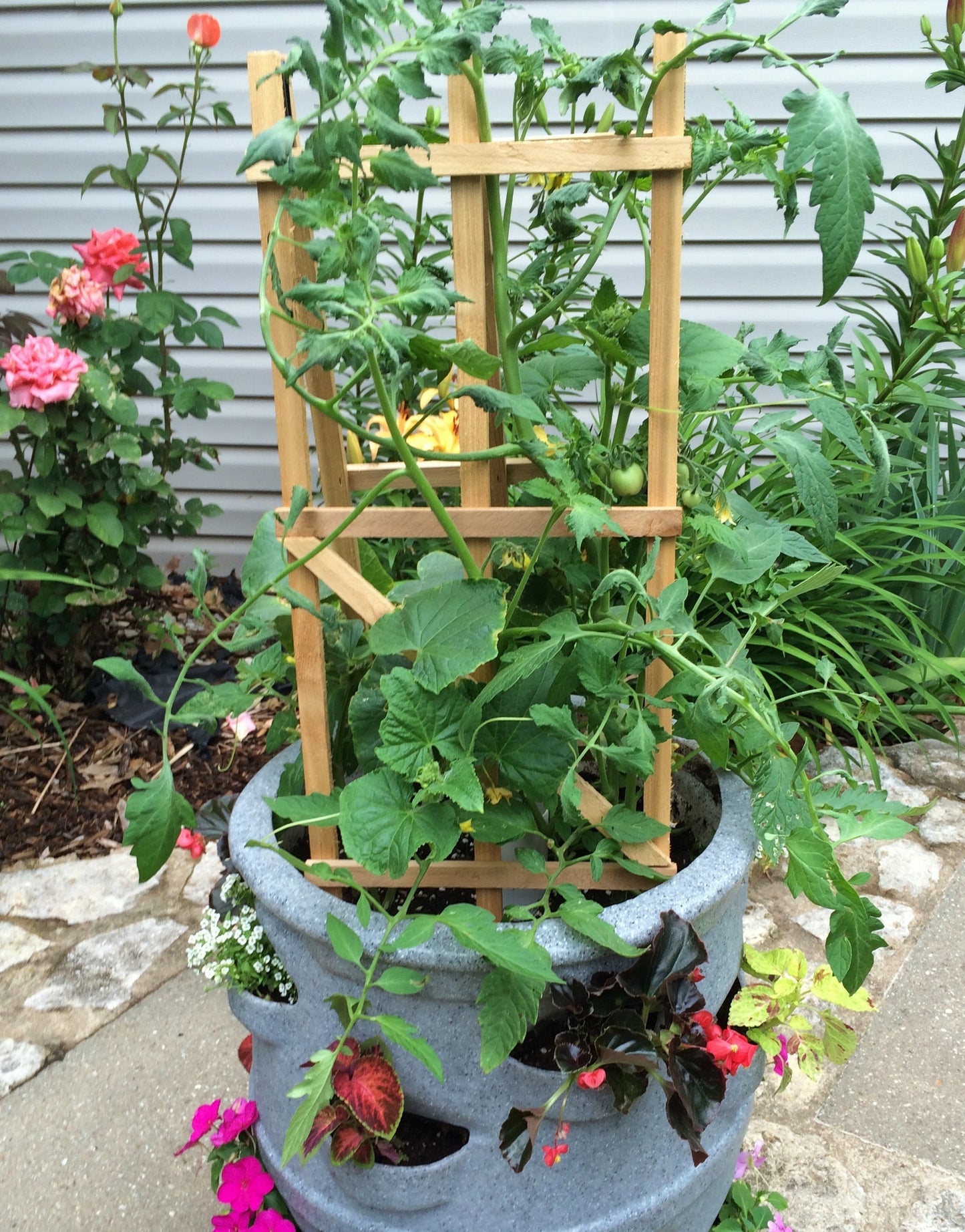 P3 Container Gardening System - Patio Pocket Planter "White Marble" Color